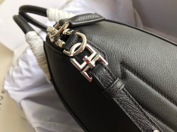 GIENVCHY ANTIGONA MINI/SMALL/MEDIUM IN GRAINED LEATHER