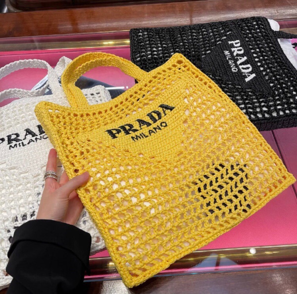 Pra*a raffia tote bag