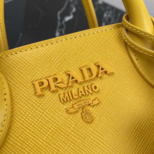 pra*a saffiano leather pra*a monoCh*0me bag