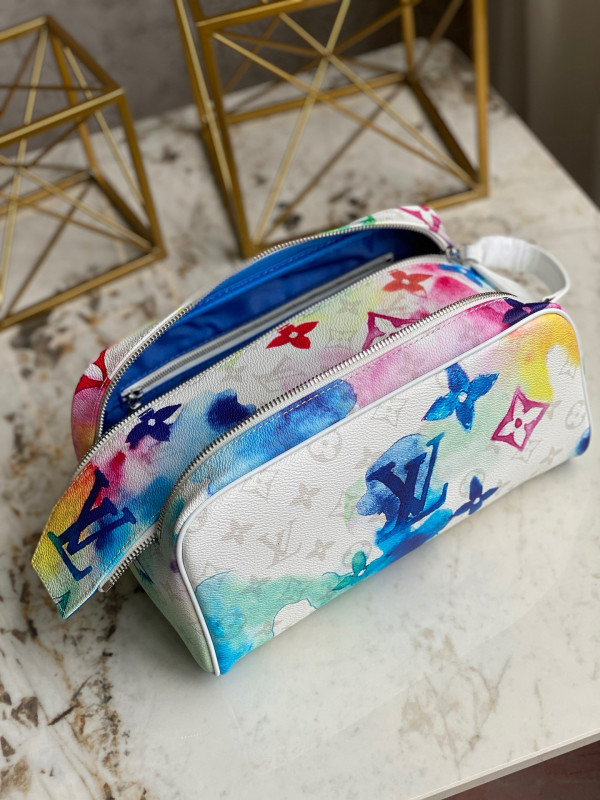 l0*is V*t0n toilet dopp pouch