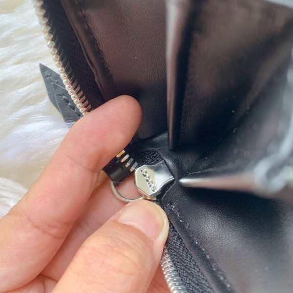 G*u*i bee print gg zip around wallet