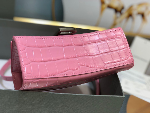 Ba*len*cia*ga hourglass