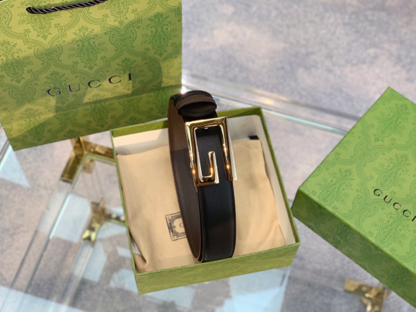 G*u*i reversible belt with square g buckle