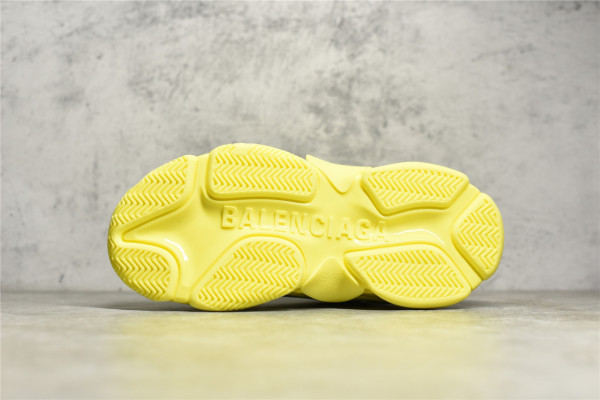 Ba*len*cia*ga triple s