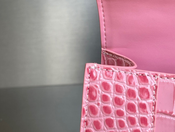 Ba*len*cia*ga hourglass