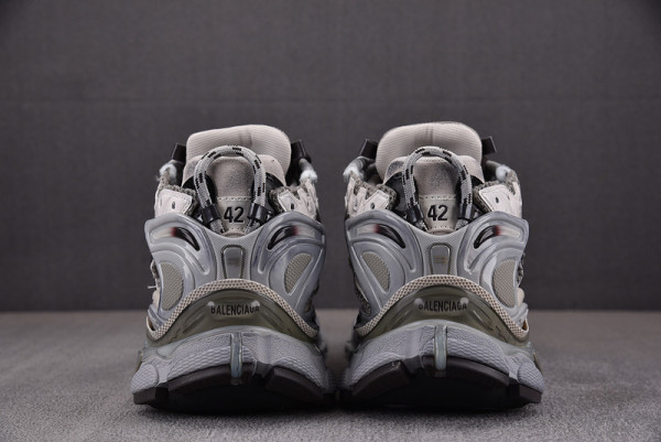 Ba*len*cia*ga runner