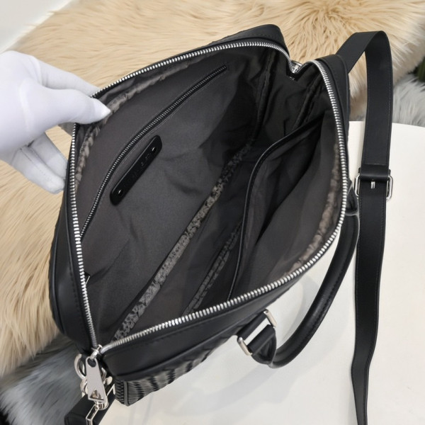 bo*te*ga Ve*ne*ta slim intrecciato briefcase