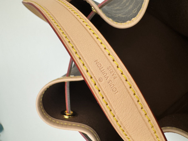 l0*is V*t0n noÉ (different size)