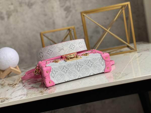 l0*is V*t0n petite malle