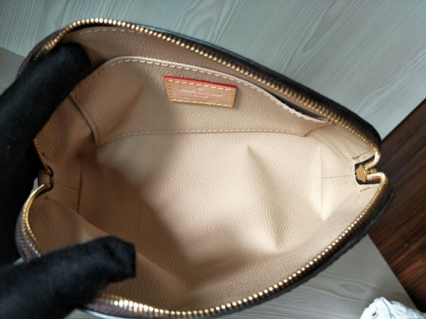 l0*is V*t0n cosmetic pouch pm-19*12*6cm