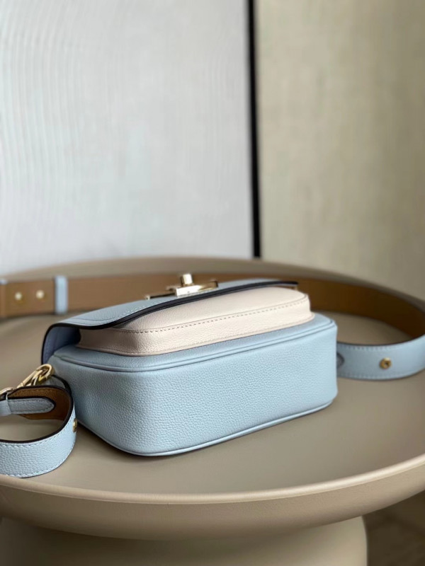 l0*is V*t0n lockme tender