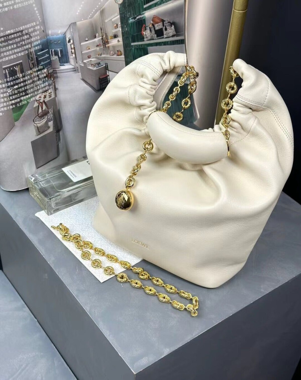 Lowee Small Squeeze bag in nappa lambskin-24*29*10.5cm