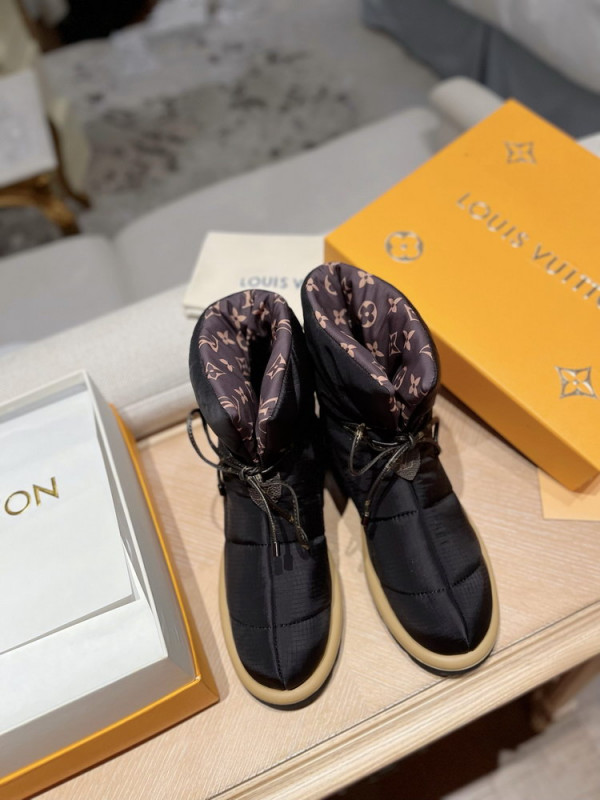 l0*is V*t0n pillow comfort ankle boots