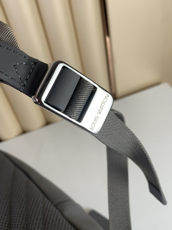 l0*is V*t0n takeoff backpack