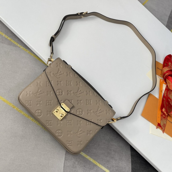 l0*is V*t0n pochette mÉtis