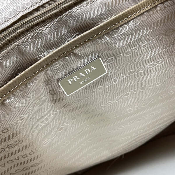 Pra*a re-nylon backpack-30*32*15cm