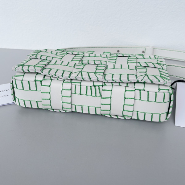 bo*te*ga Ve*ne*ta cassette-23*15*5.5cm