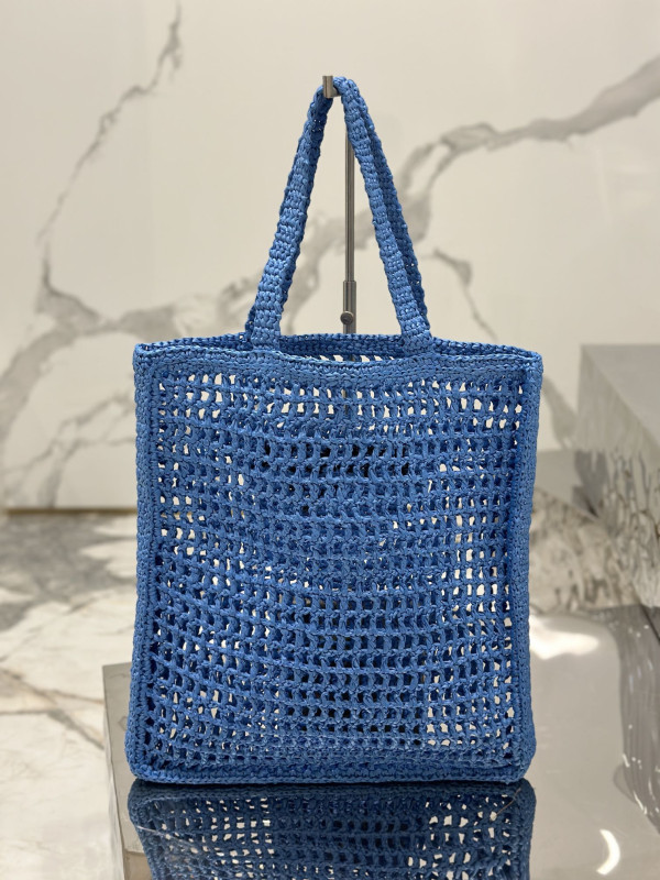 Pra*a crochet tote bag