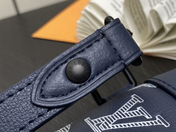 l0*is V*t0n pochette to-go-30*21.5*2cm