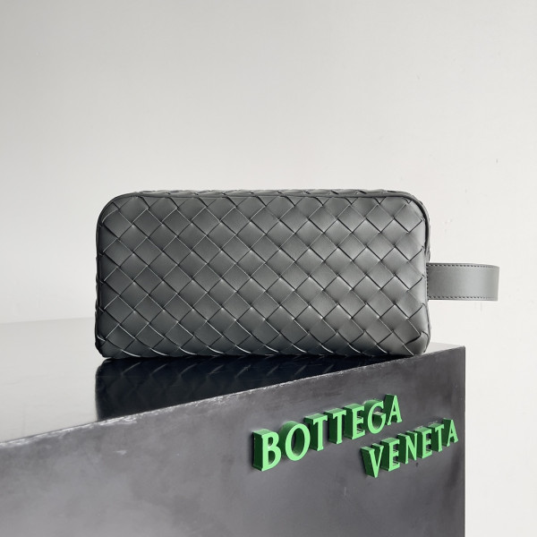 bo*te*ga Ve*ne*ta  intrecciato leather wallet-on-strap