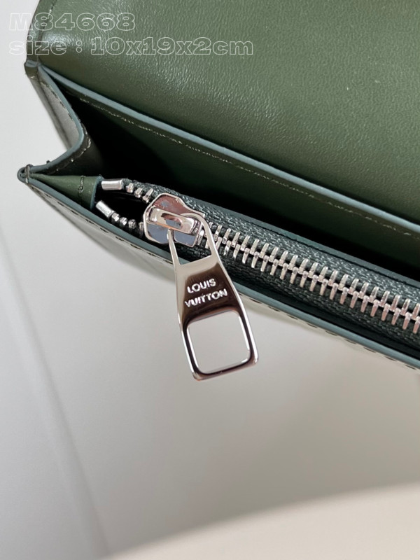 l0*is V*t0n brazza wallet-10*19*2cm