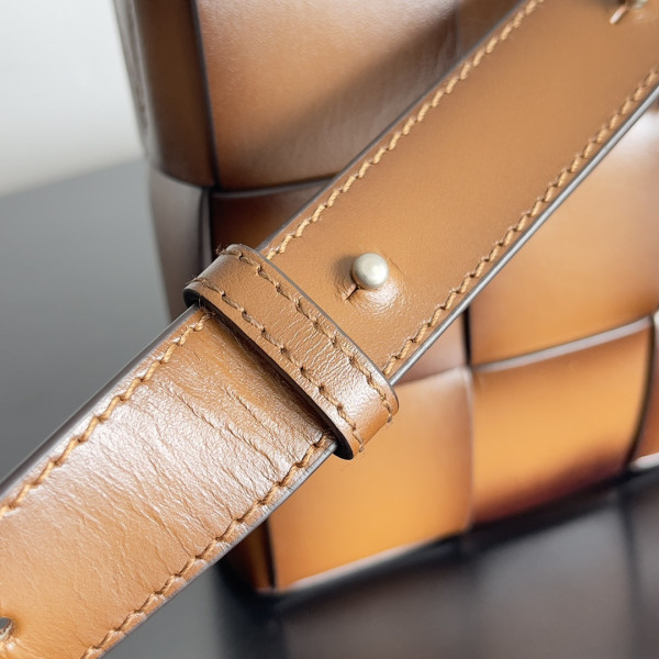 bo*te*ga Ve*ne*ta cassette-23*15*6cm