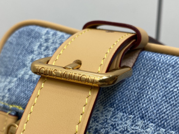 l0*is V*t0n locker dopp kit bag-23*13*12cm