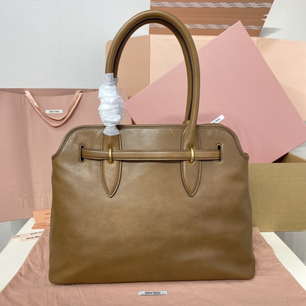 M*um*u aventure nappa leather bag