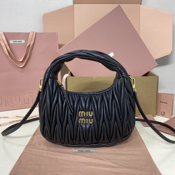 M*um*u wander matelassé nappa leather hobo bag