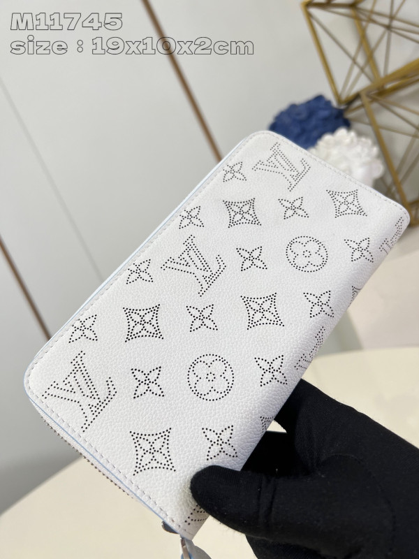 l0*is V*t0n zippy wallet-10*20*2 cm