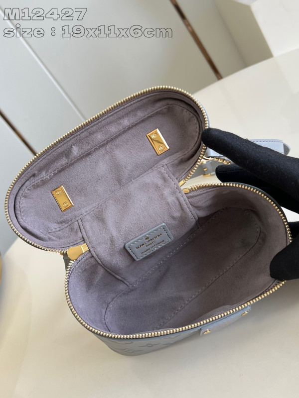 l0*is V*t0n vanity chain pouch-19 x 11.5 x 6.5 cm