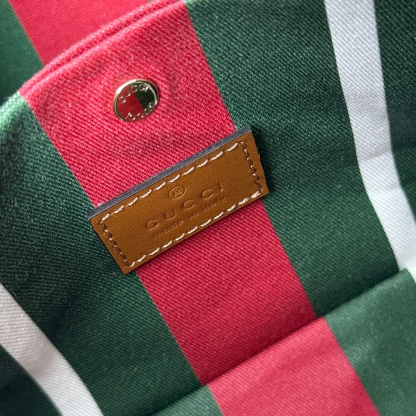 G*u*i gg emblem mini bucket bag