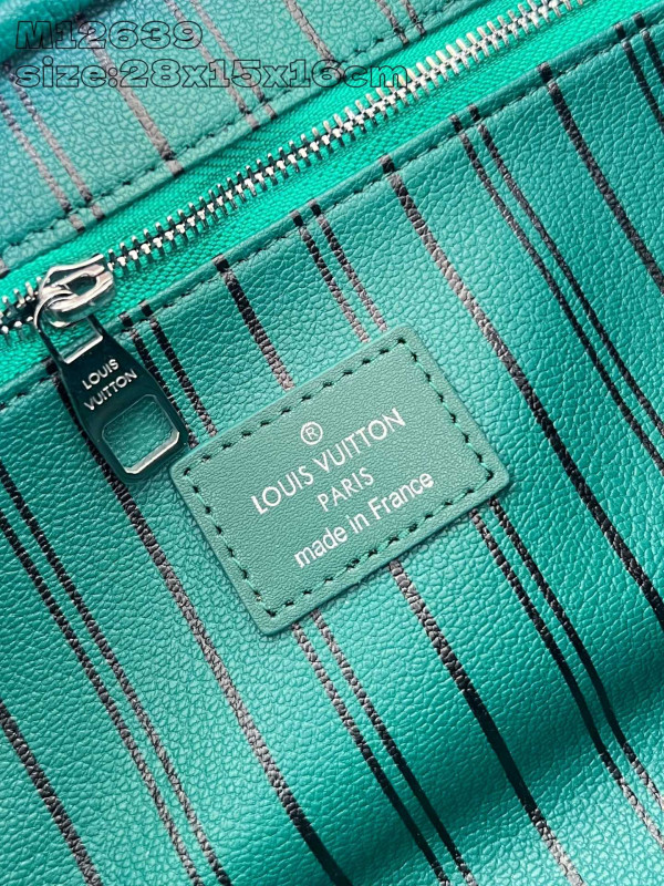 l0*is V*t0n dopp kit-28*15*16.5cm