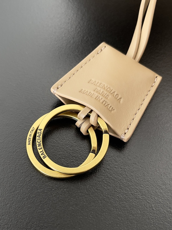 Ba*len*cia*ga bel air medium carry all bag