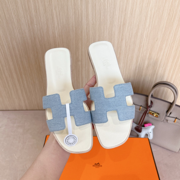 H**mes sandals