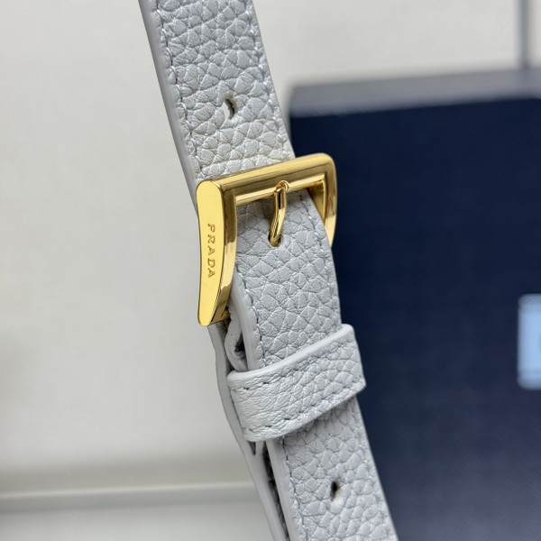 Pra*a small leather shoulder bag-26*14*9.5cm