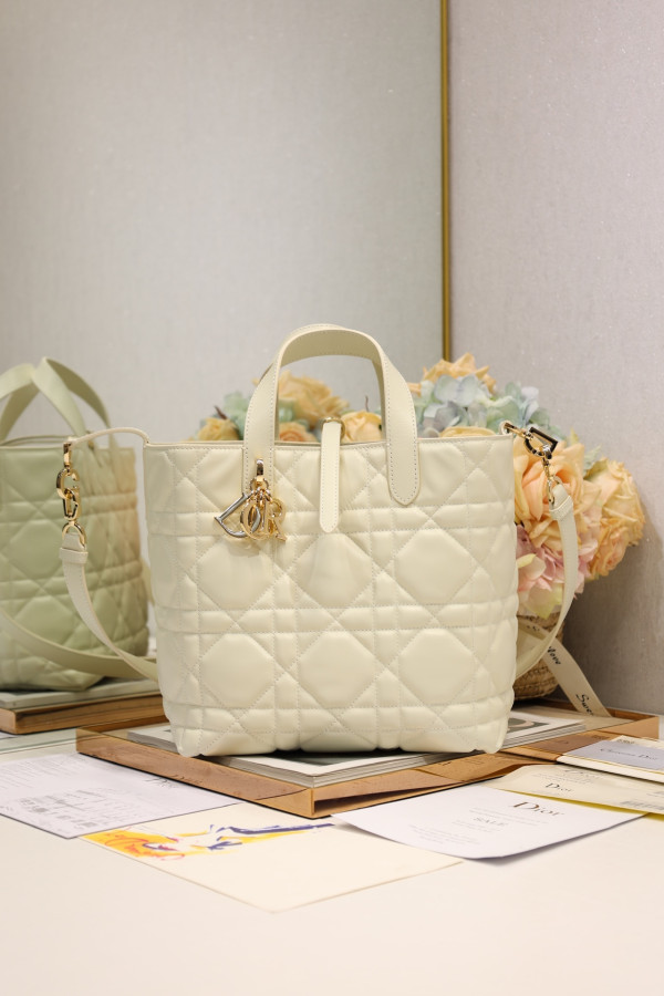 Medium Diro Toujours Vertical Tote Bag-23*24*16CM