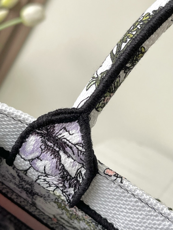 SMALL DIRO BOOK TOTE-26CM