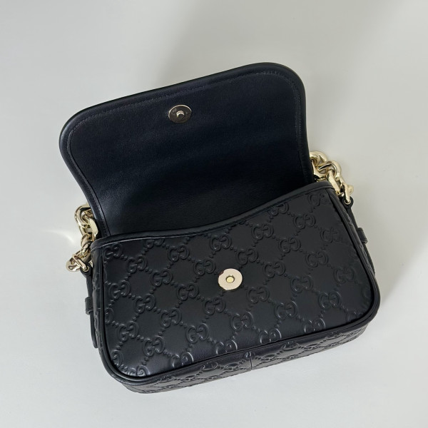 G*u*i gg emblem small shoulder bag - 20.5*13*7cm