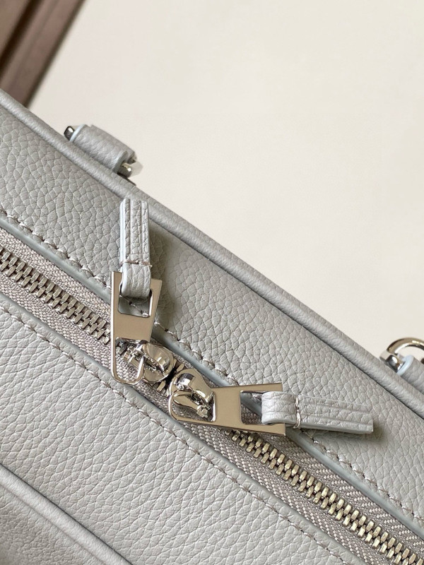 L0ew* amazona 23 bag in soft grained calfskin - 23*10*15cm