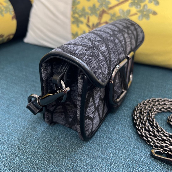 VALENTINO LOCÒ SMALL SHOULDER BAG